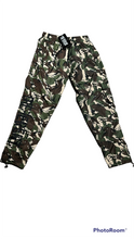 Load image into Gallery viewer, Camo cargo swish pants